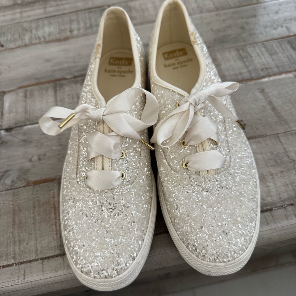 Sparkling Kate Spade ♠️ Cream Sneakers with Ribbon Laces - Picture 5 of 13